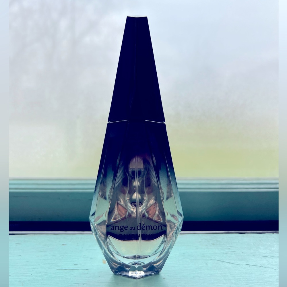 Givenchy Ange ou Démon Ombre Gradient Bottle in Black and Clear